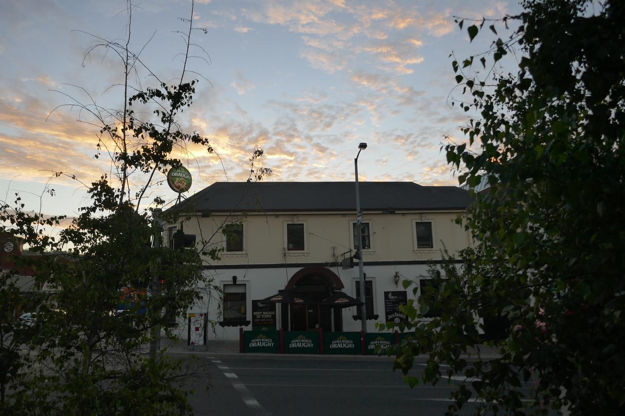 Okeefes Hotel Backpackers Launceston Exterior photo